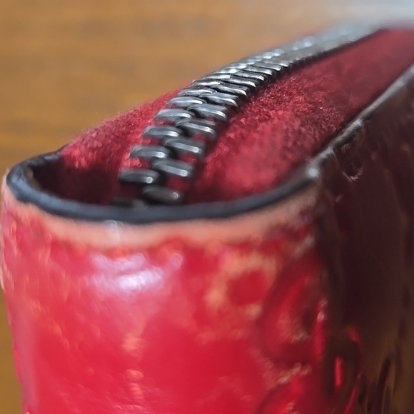 Gucci Guccissima Zip Around Wallet - Picture 13 of 16